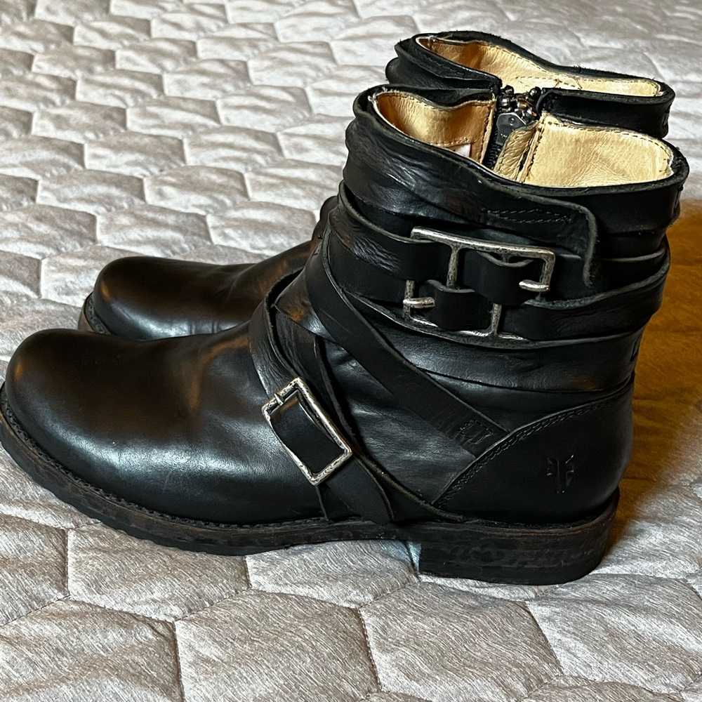 Women’s Frye Moto Boot Size 6